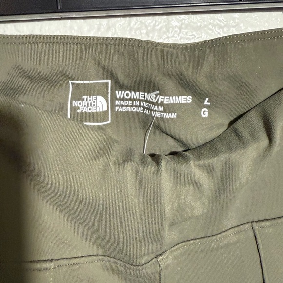 The North Face 🥰✨Women's Cropped Pants - Dark Green - Picture 3 of 6